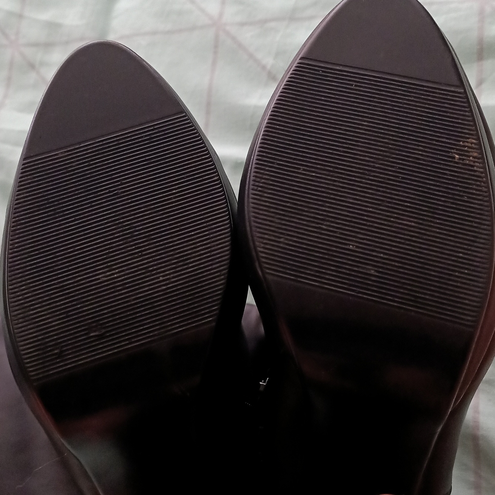 Betts Knee High Heeled Boots with Side Zip and Cuff Size 9 - Picture 2 of 3